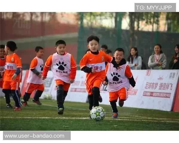 公益之路携手同行千里支云蓝点燃大山少年心中的足球梦想 公益之路携手同行千里支云蓝点燃大山少年心中的足球梦想